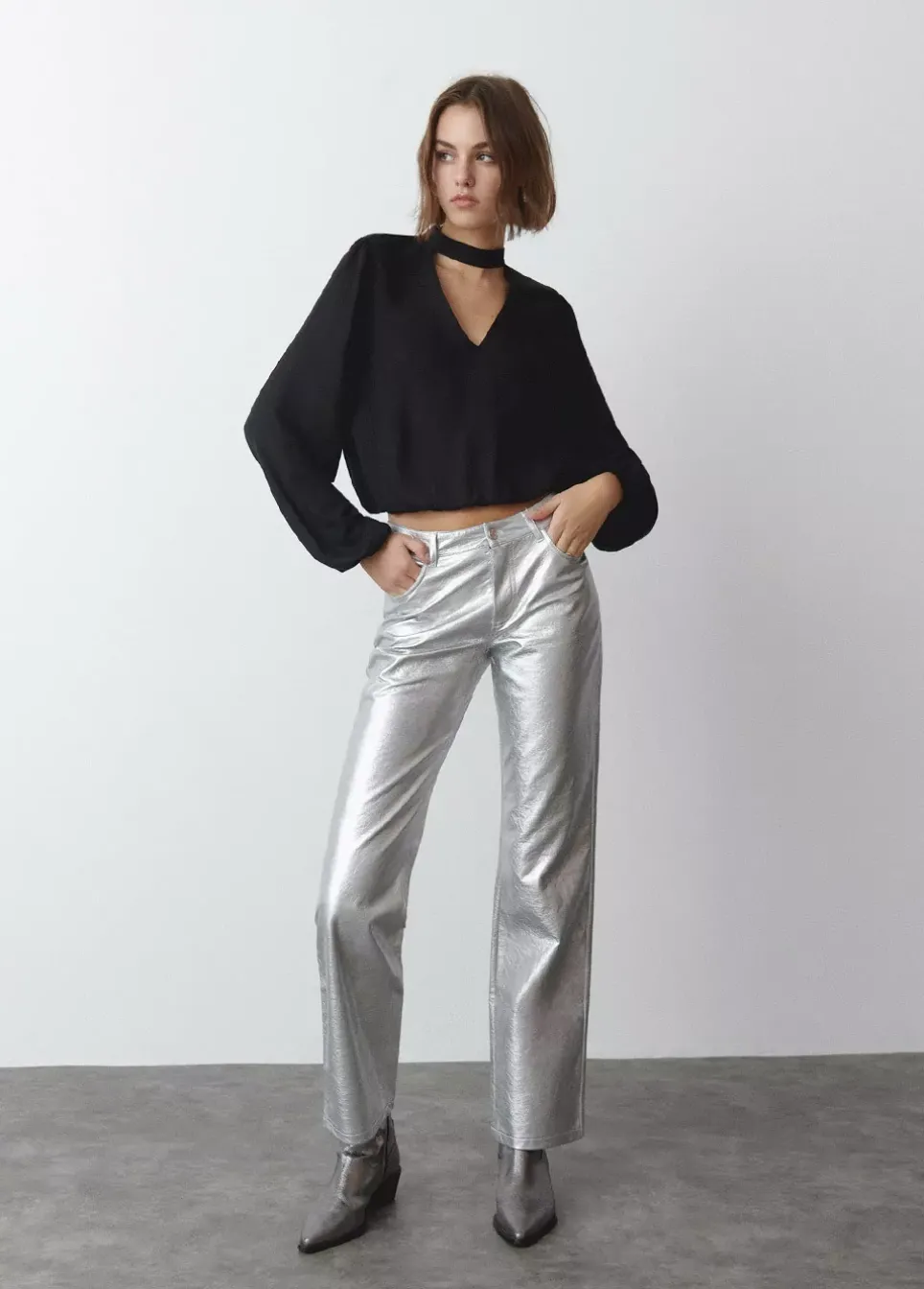 Blusa Lisa Con Chocker