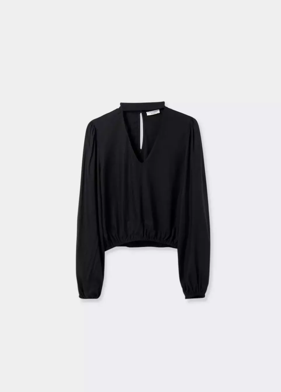 Blusa Lisa Con Chocker