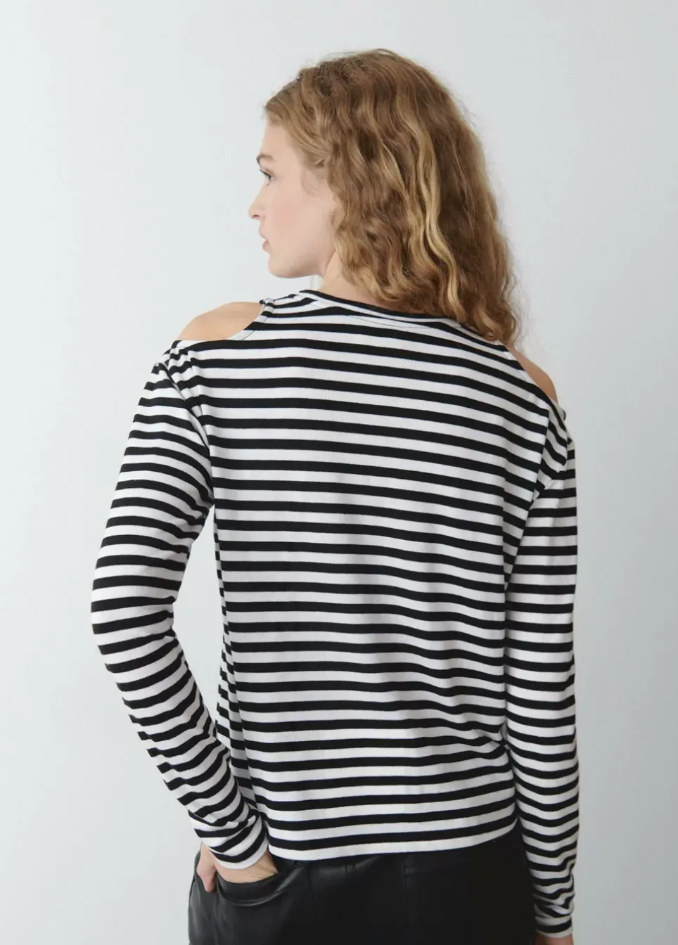 Camiseta Rayas Cut Out Hombros